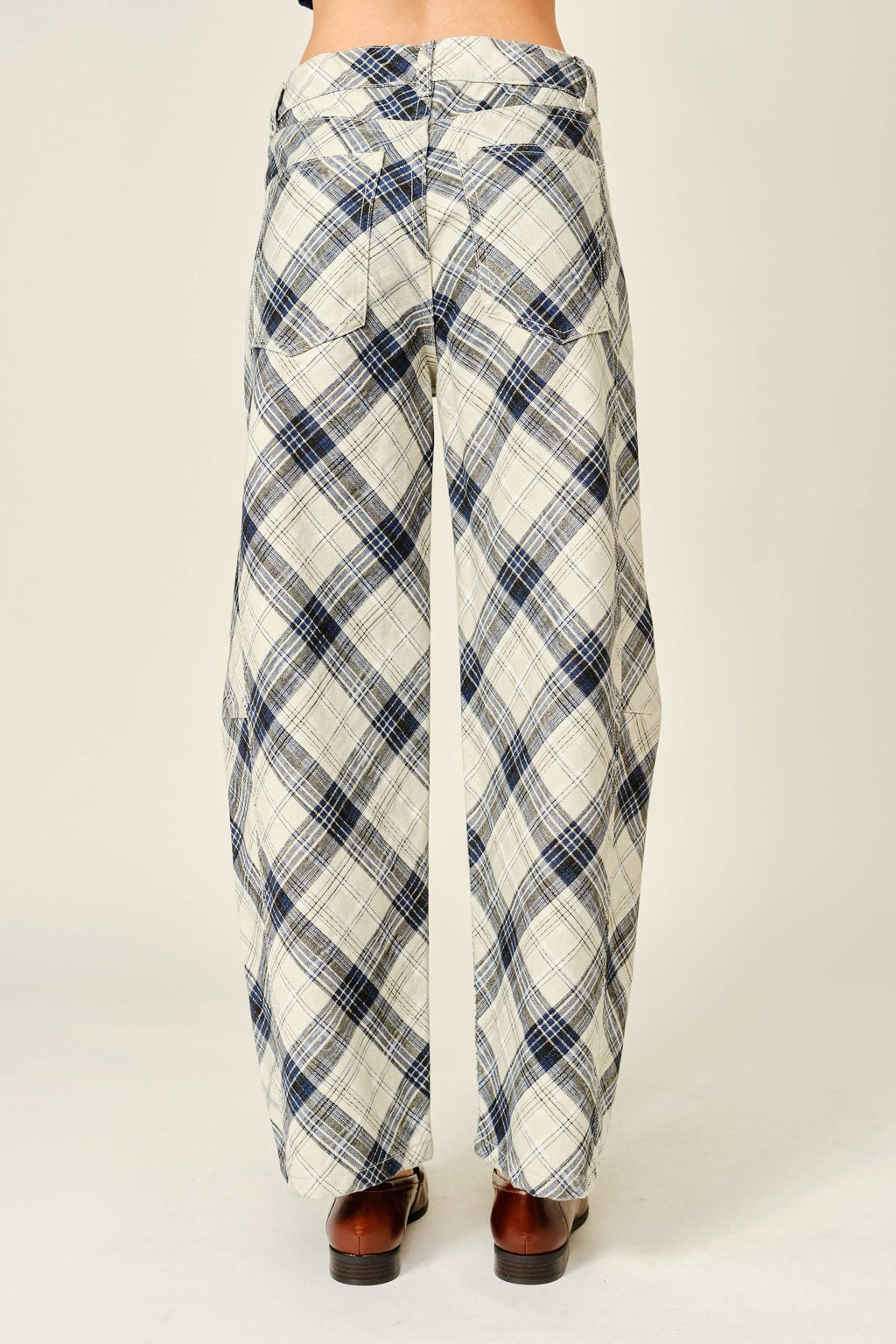 AJP6220 PLAID COTTON BARREL PANTS