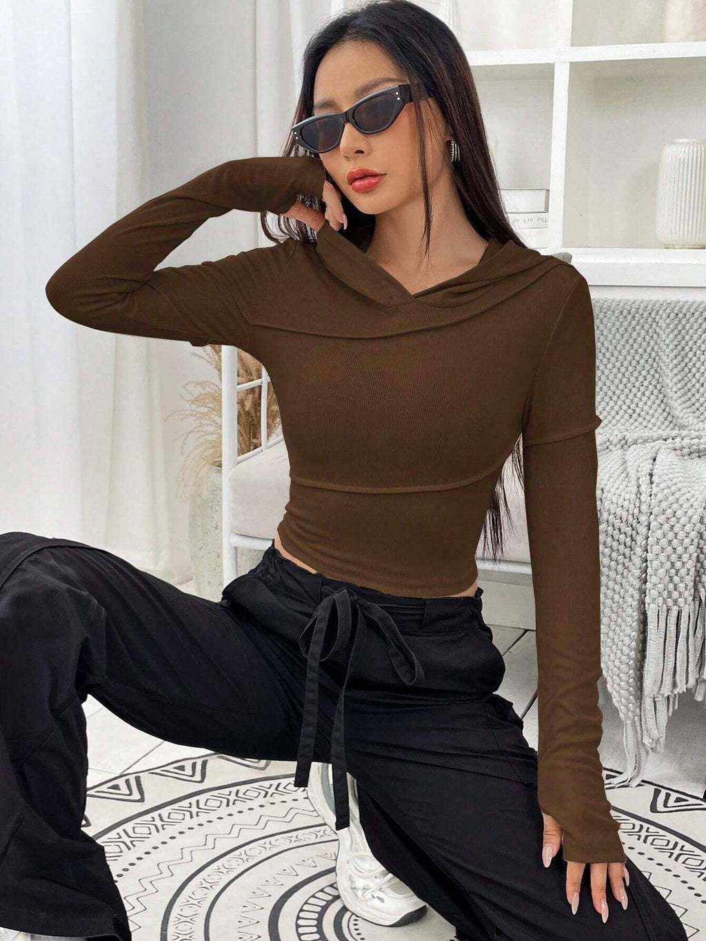 V-NECK HOODIE SLIM-FIT BASE HOODIE
