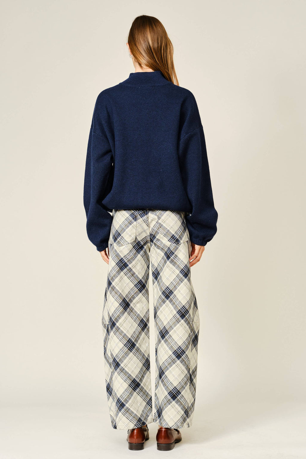 AJP6220 PLAID COTTON BARREL PANTS