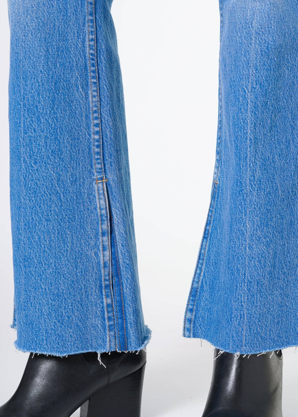 Mid Rise Flare Jean