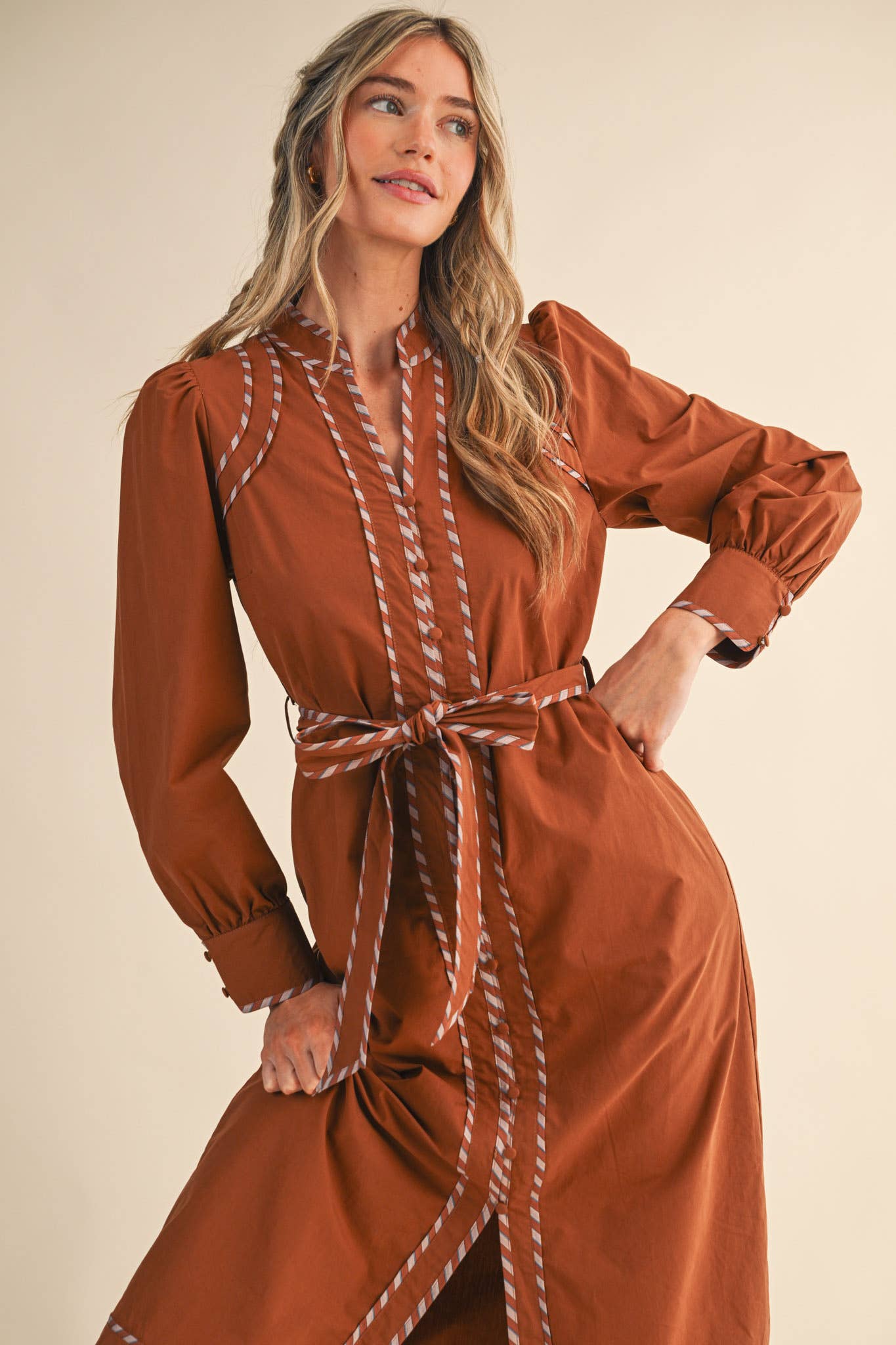 STRIPED CONTRAST BINDING DETAIL BELTED DRESS