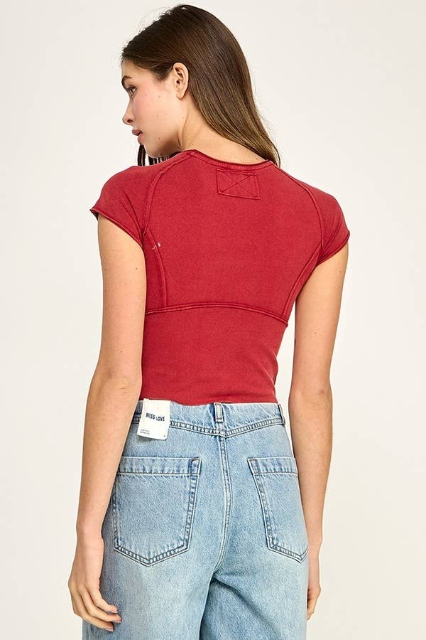 WASHED STRETCH CURVED SEAM CROPPED TOP