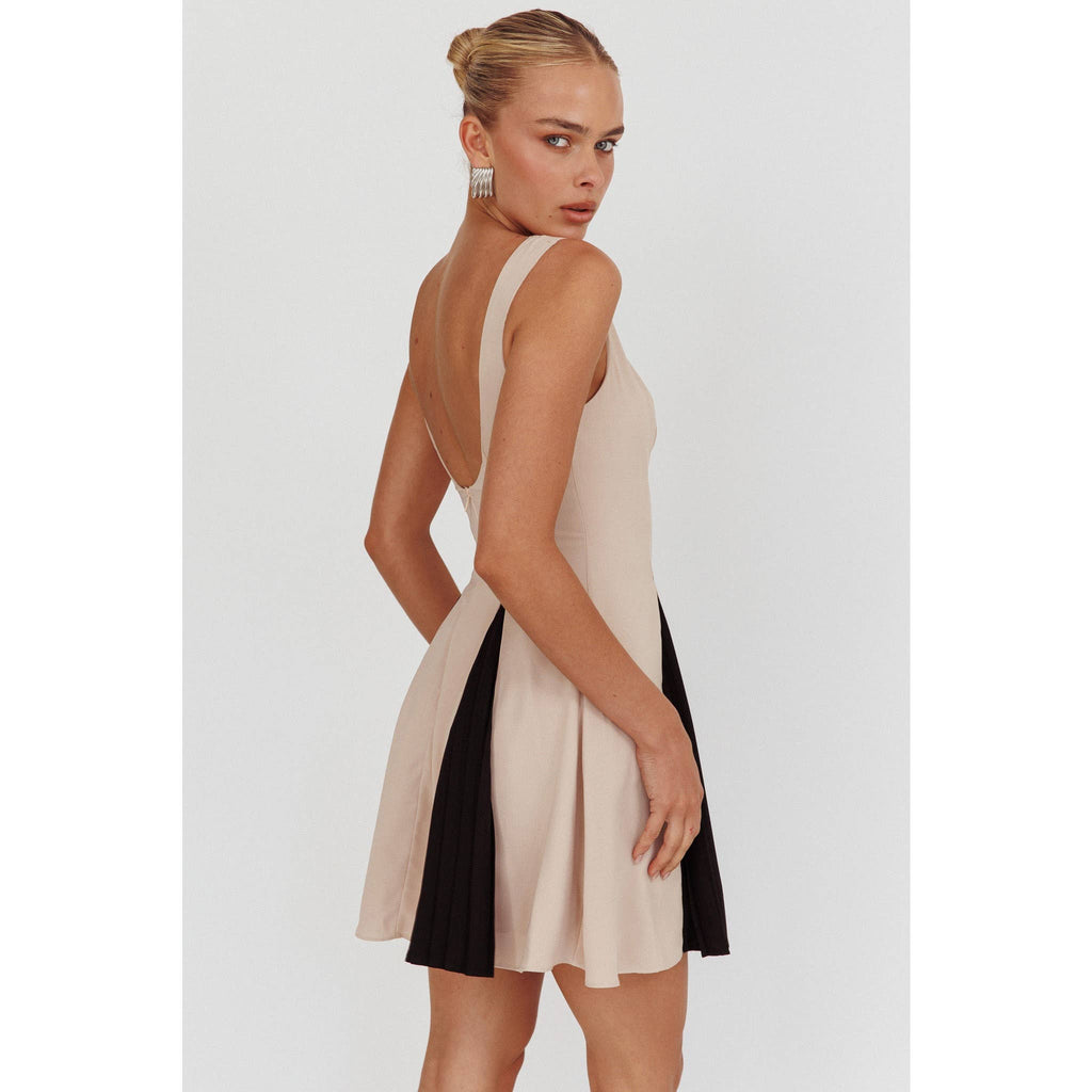 CONTRAST COLOR DRESS