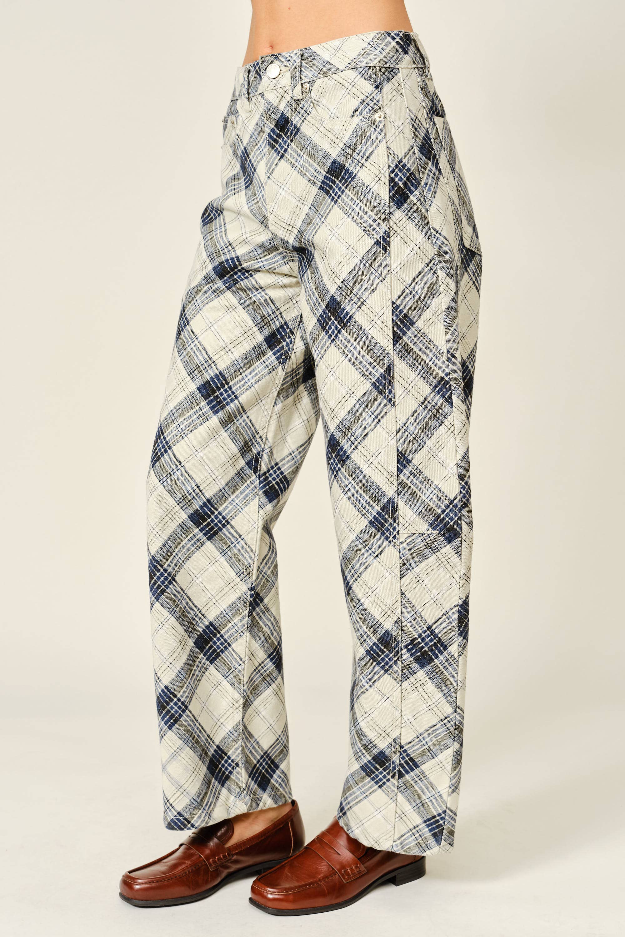 AJP6220 PLAID COTTON BARREL PANTS