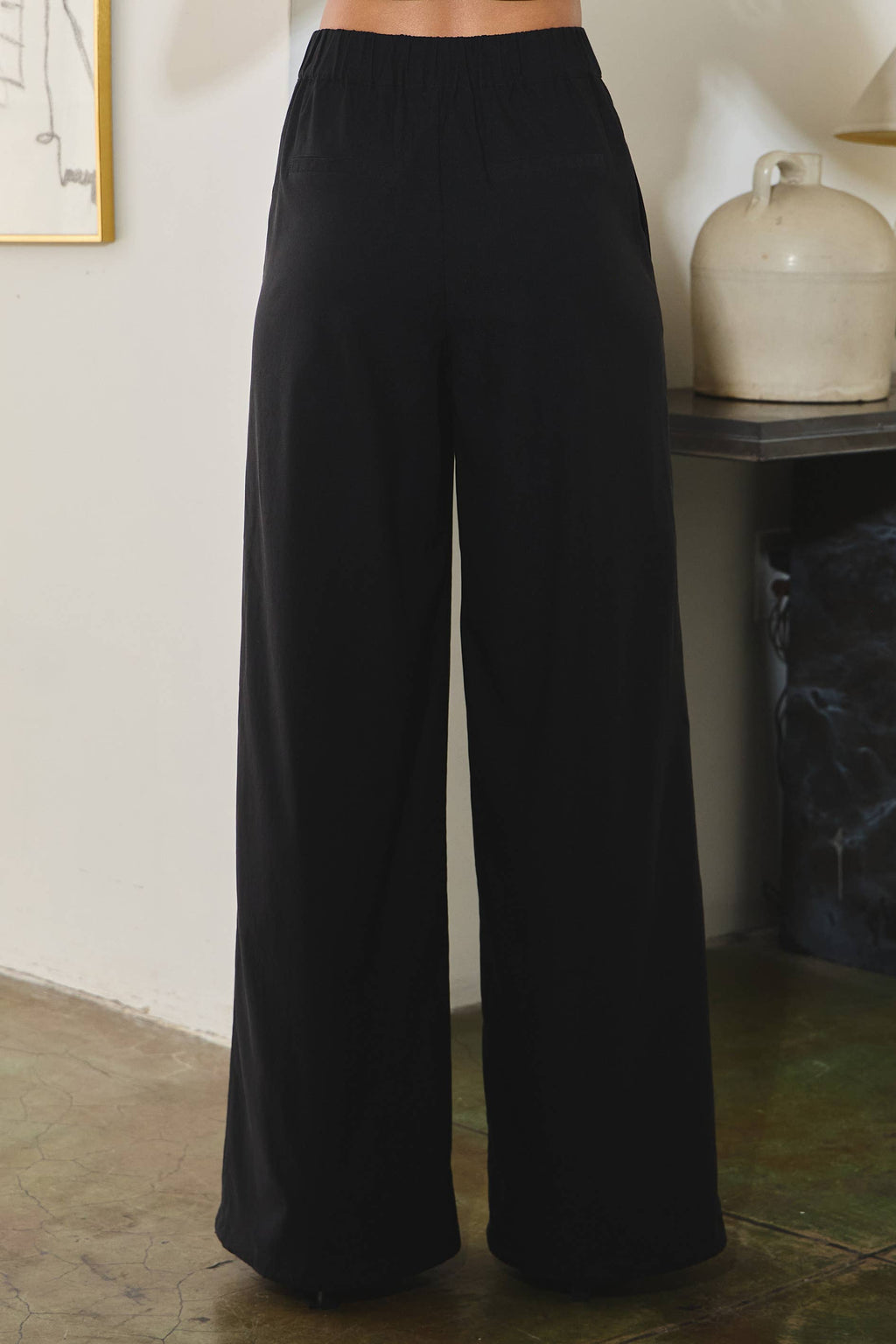 Stretchy woven pin-tuck wide legged pants