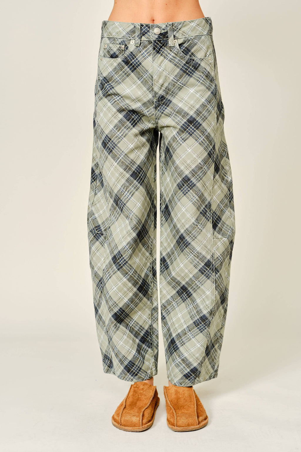 AJP6220 PLAID COTTON BARREL PANTS