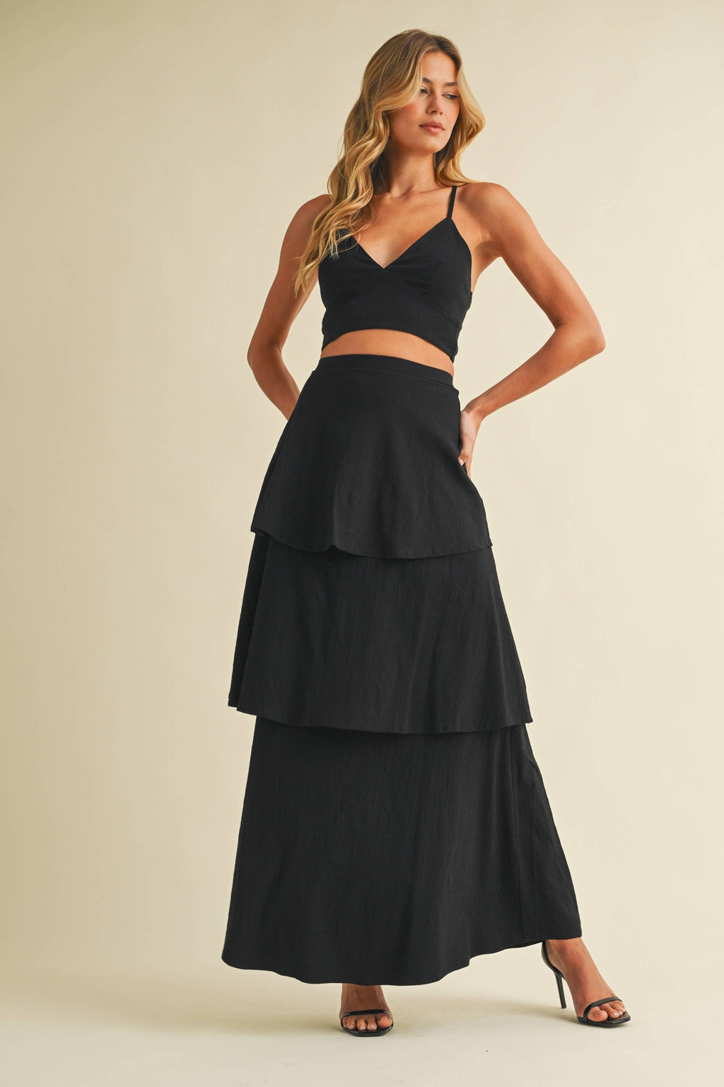 STRETCH LINEN V-NECK BRALETTE TOP AND TIERED SKIRT