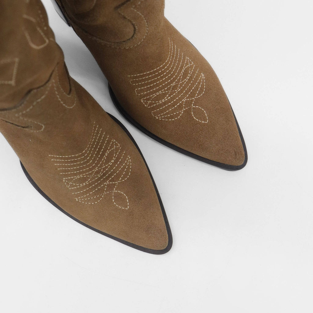 Malibu western cowboy boot in mocha suede leather