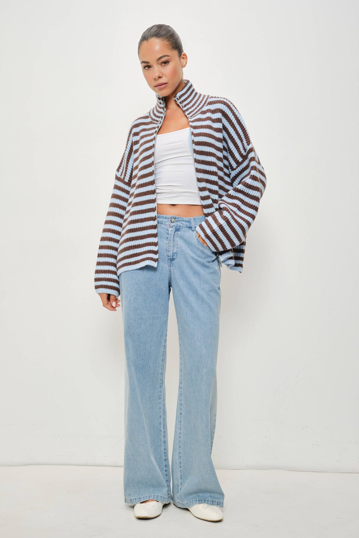 MOCKED NECK ZIP UP SWEATER