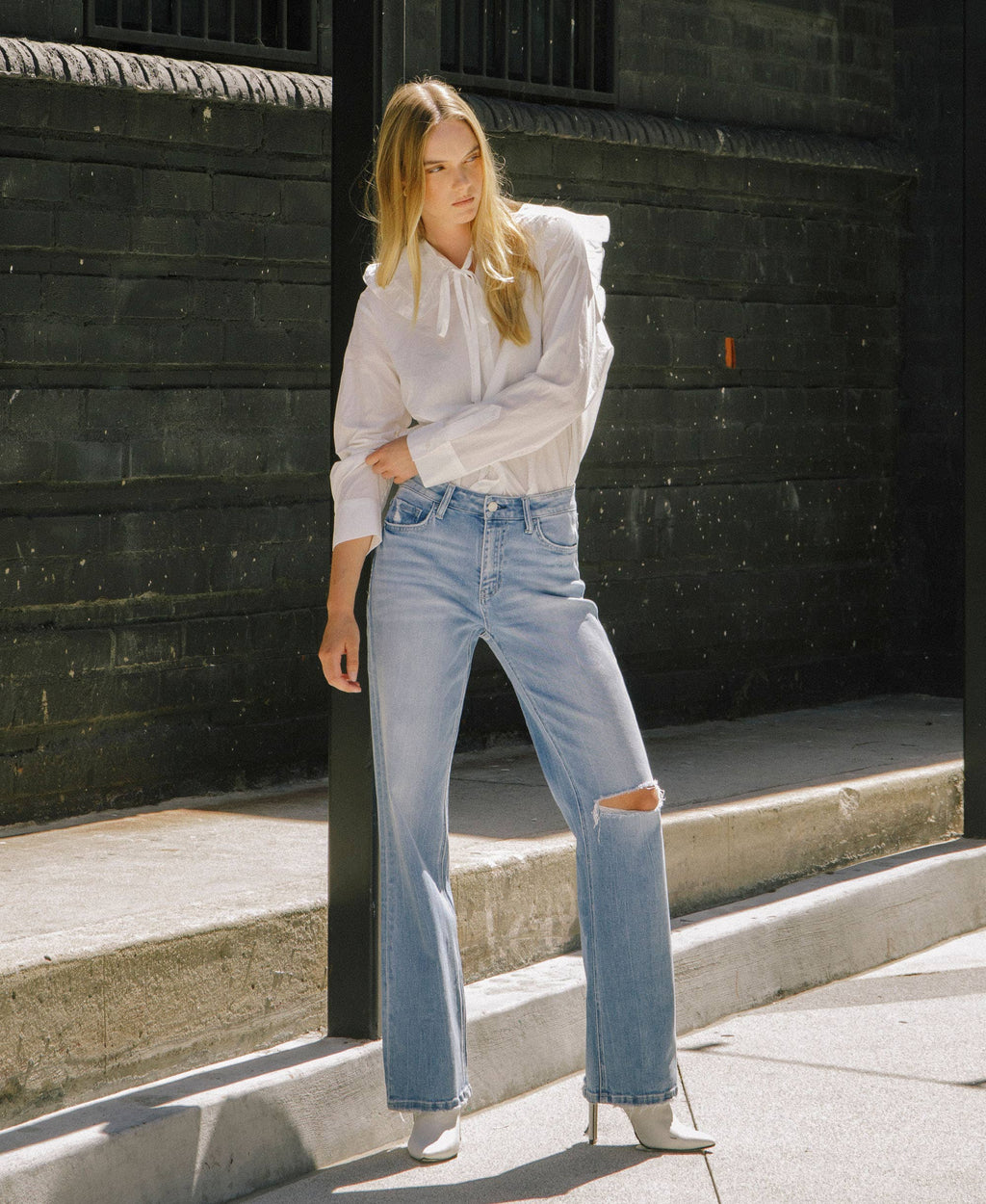 HIGH RISE SLIM WIDE JEANS