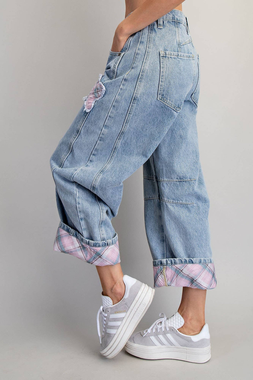 FLORAL PATCH PLAID BARREL JEANS