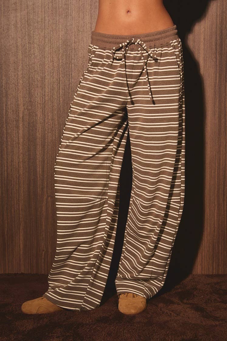 LOW RISE BARREL SWEATPANTS (top sold separate)