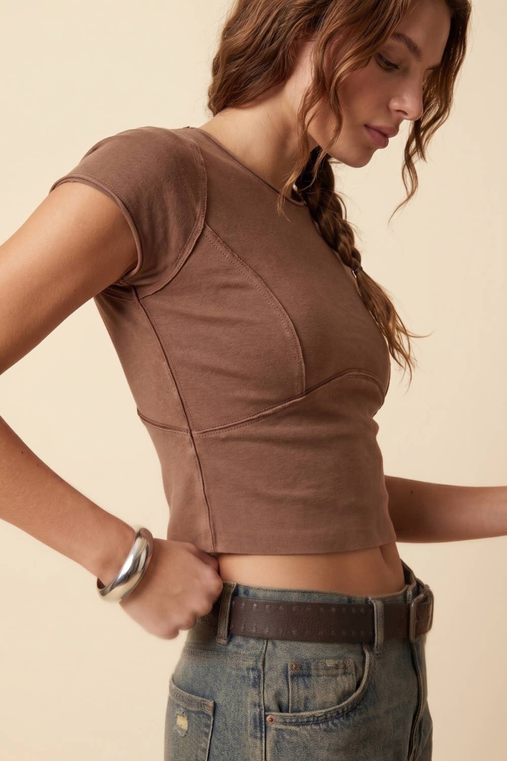 WASHED STRETCH CURVED SEAM CROPPED TOP
