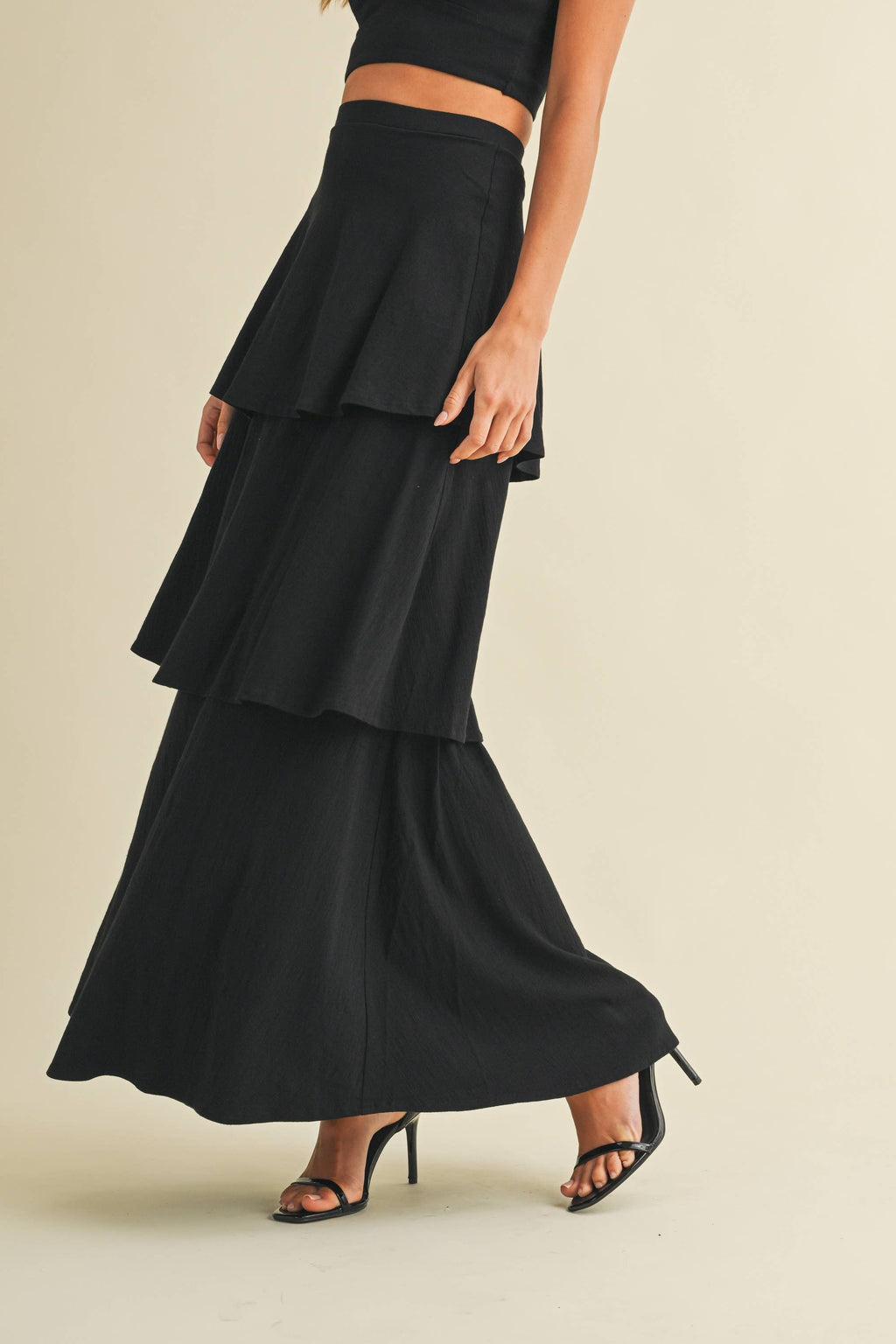 STRETCH LINEN V-NECK BRALETTE TOP AND TIERED SKIRT