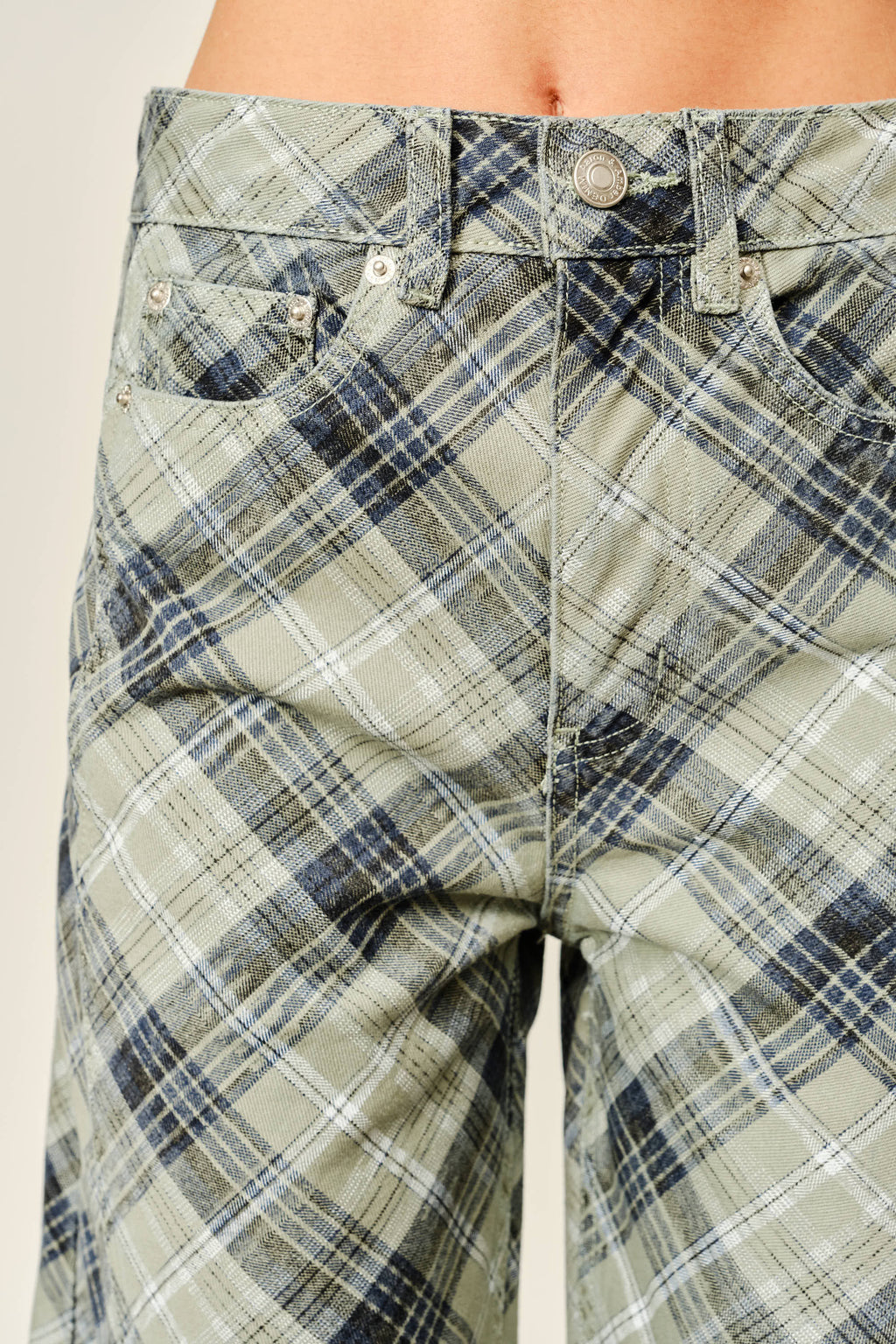 AJP6220 PLAID COTTON BARREL PANTS