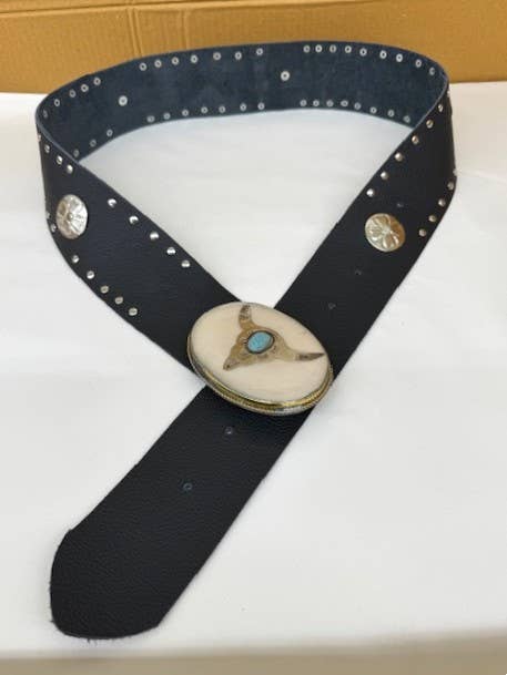 Leather belt and buckle (L)