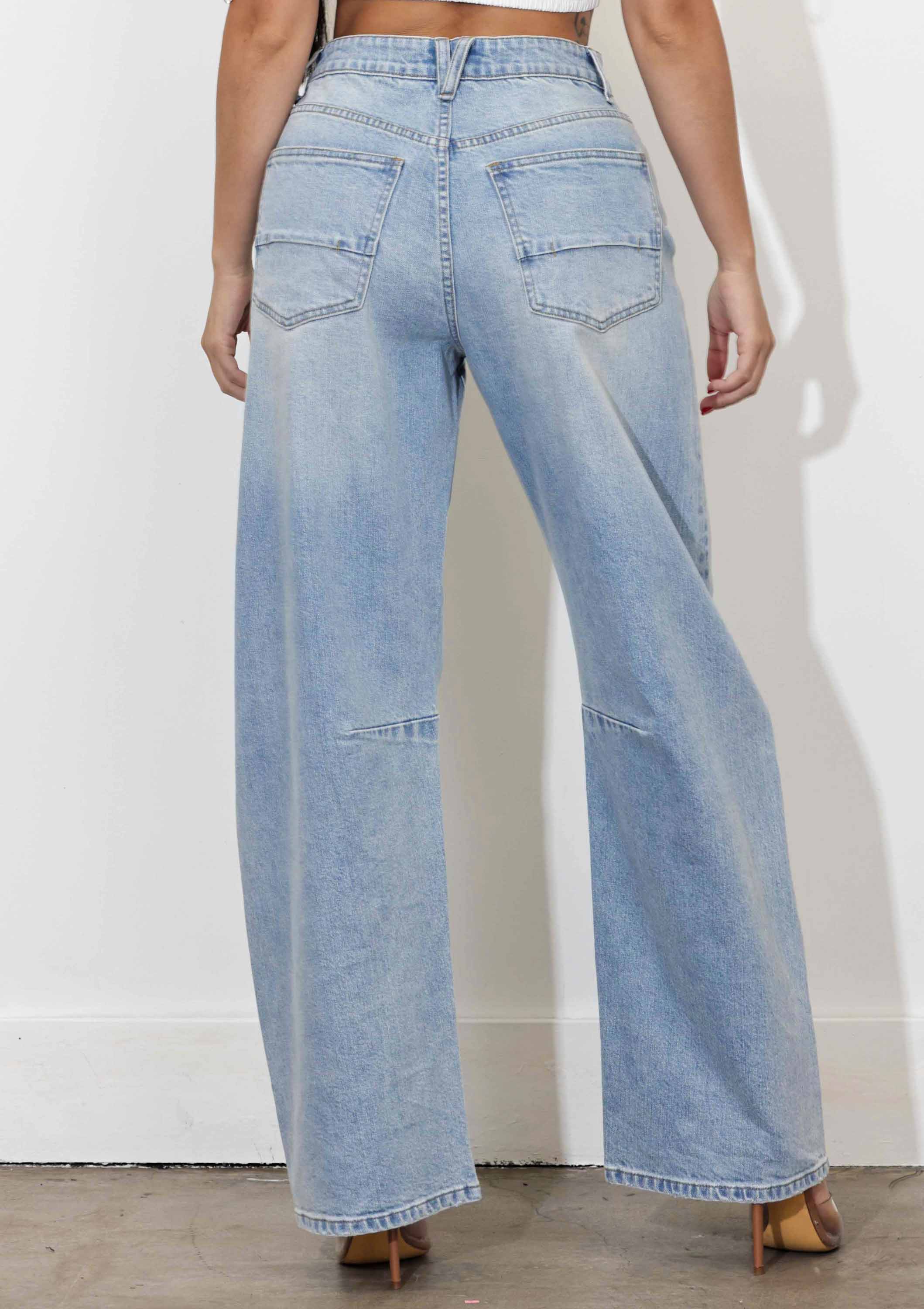 Baggy - Rigid, Relaxed at the Hip