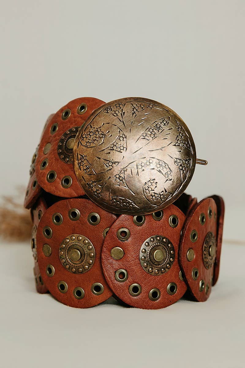 Alpha leather belt with engraved buckle, medium size