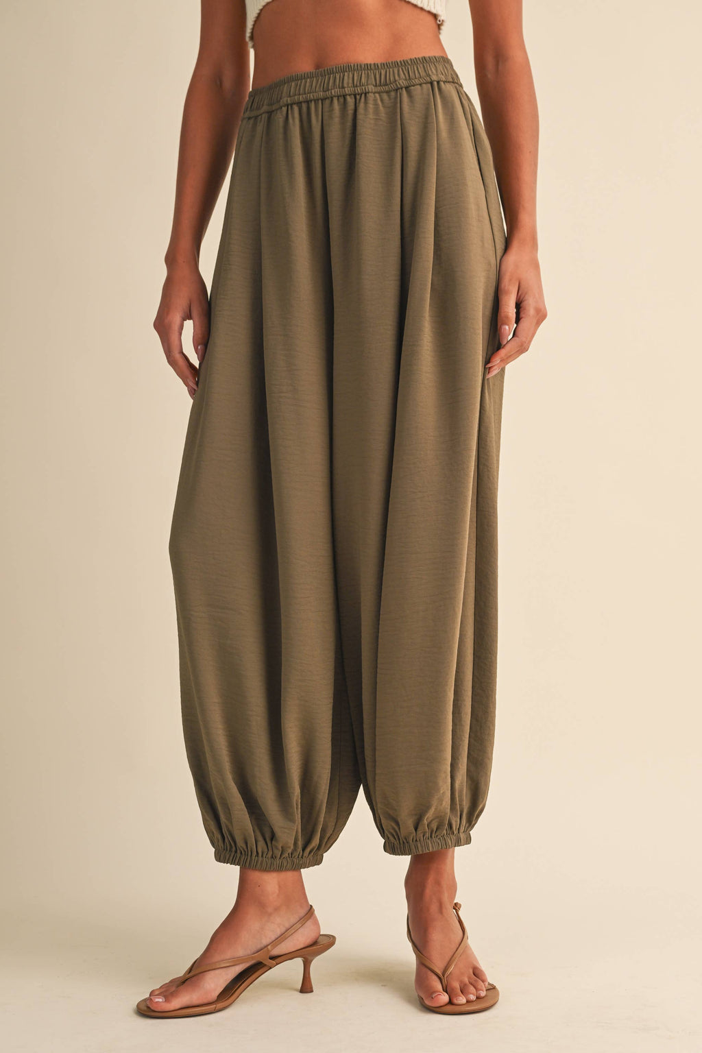 IP1567 SATIN ELASTIC WAISTBAND BALLOON PANTS