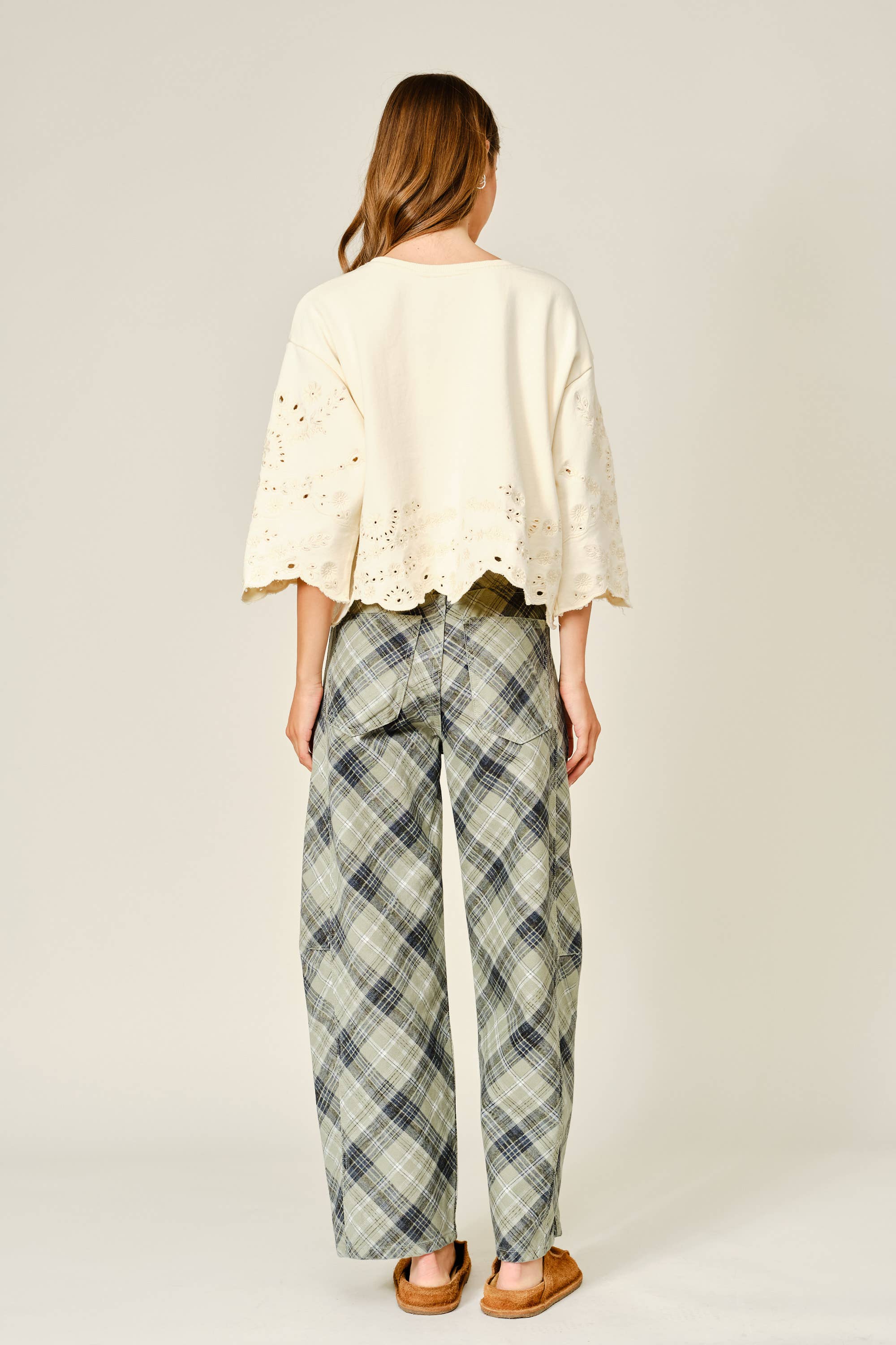 AJP6220 PLAID COTTON BARREL PANTS
