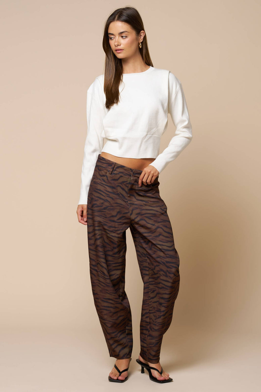 Cropped Crew Neck Knit Sweater