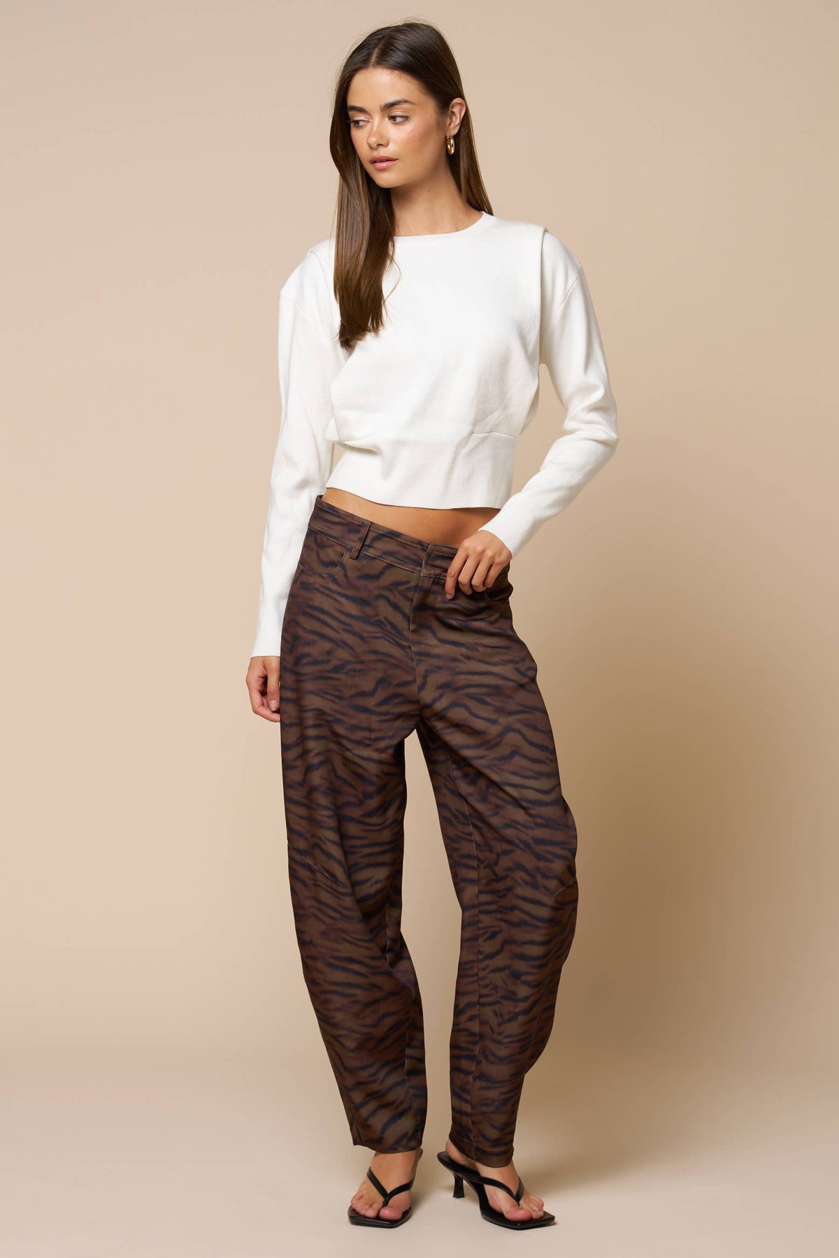 Cropped Crew Neck Knit Sweater