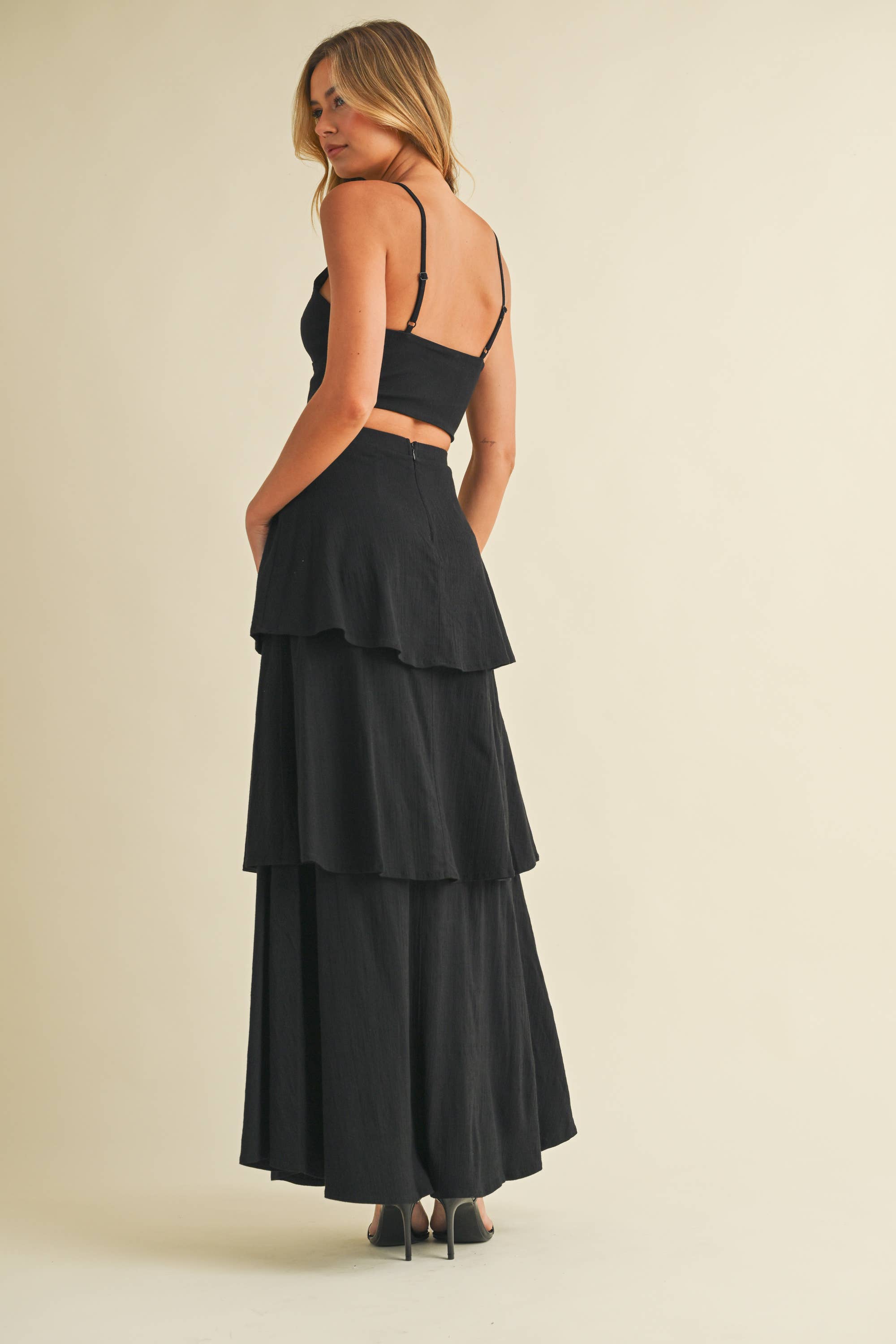 STRETCH LINEN V-NECK BRALETTE TOP AND TIERED SKIRT