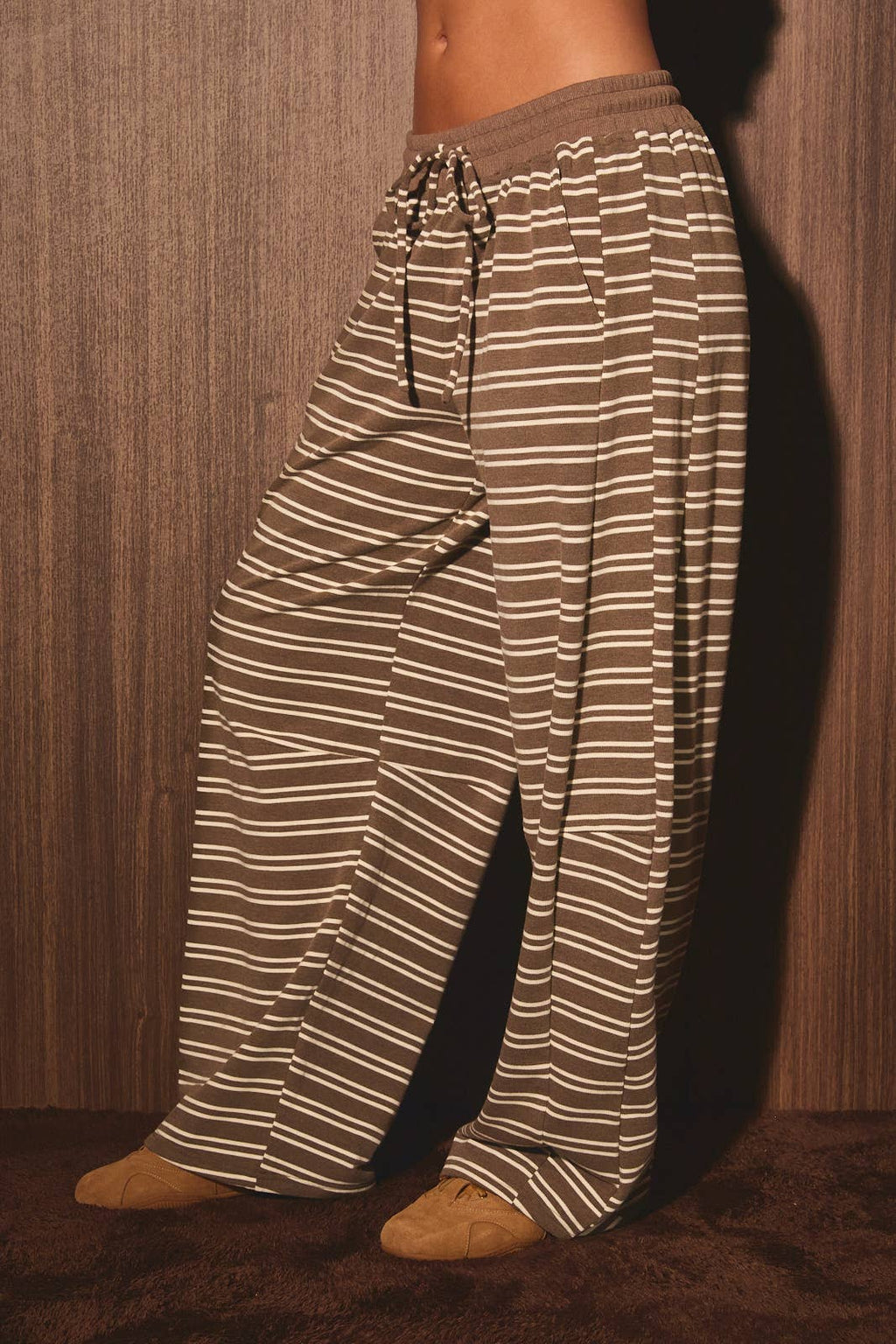 LOW RISE BARREL SWEATPANTS (top sold separate)