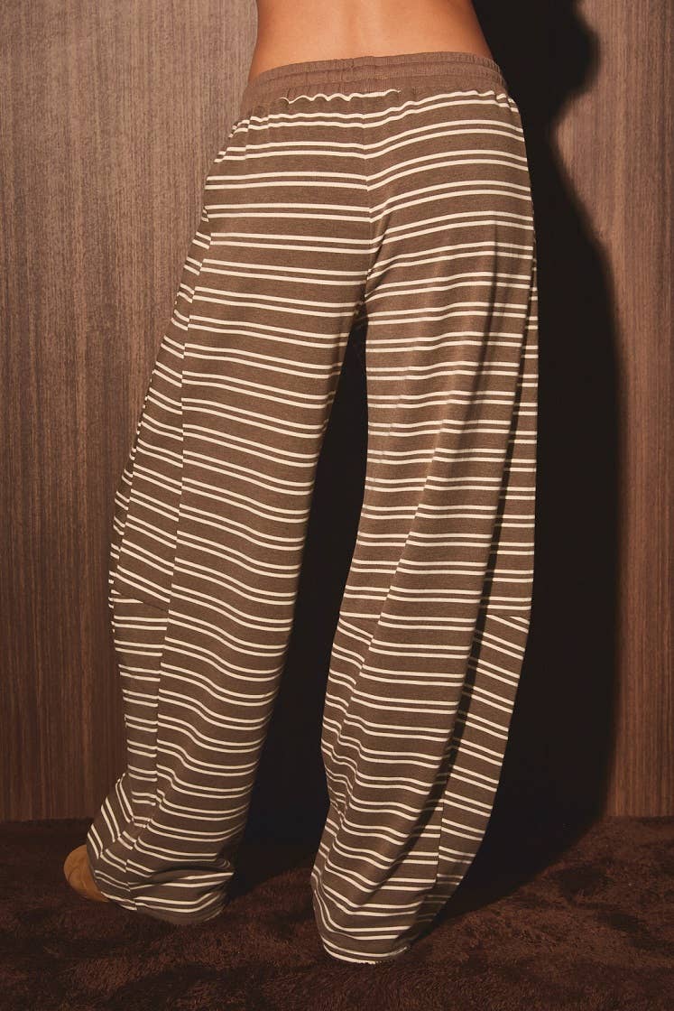 LOW RISE BARREL SWEATPANTS (top sold separate)