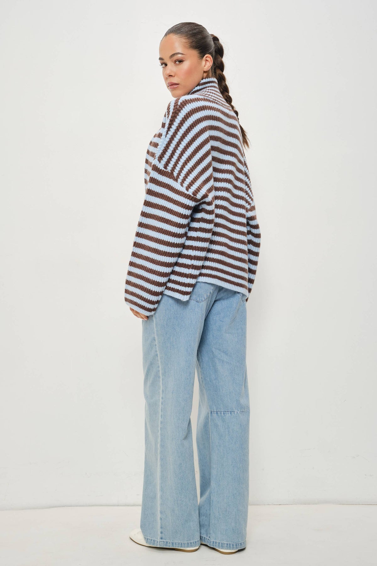 MOCKED NECK ZIP UP SWEATER
