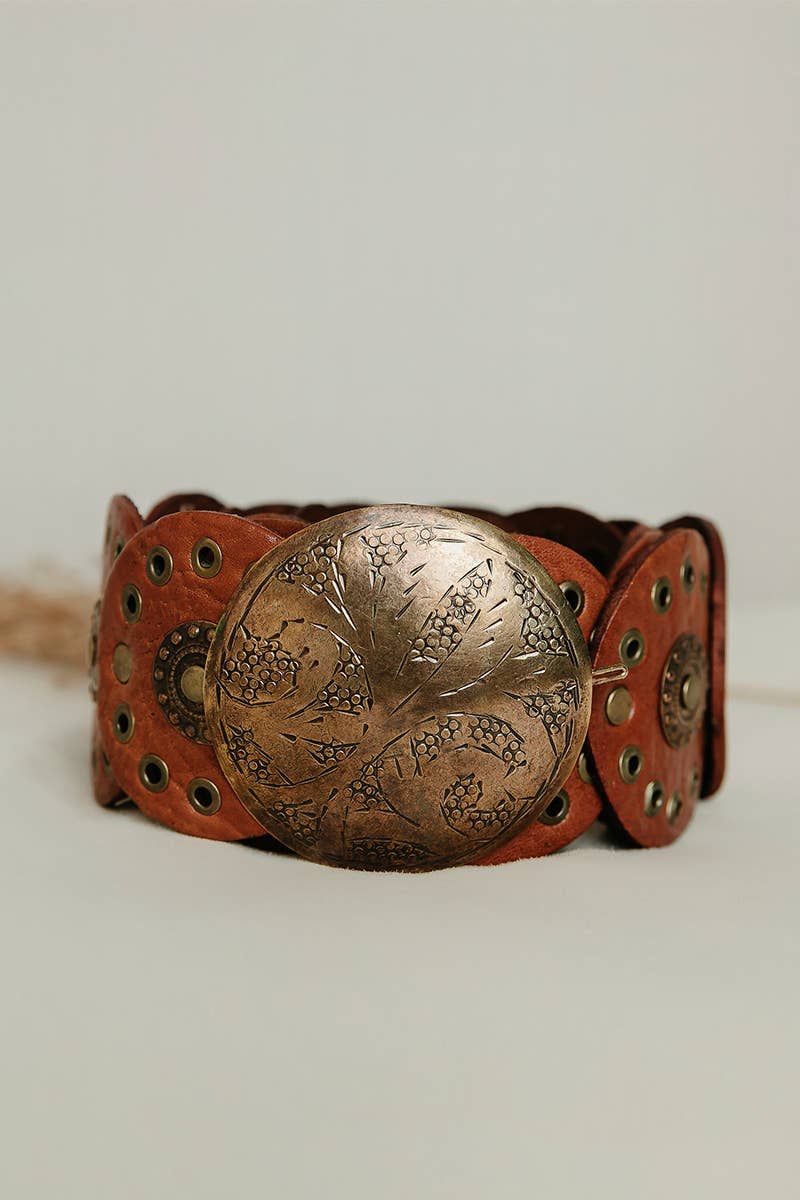 Alpha leather belt with engraved buckle, medium size