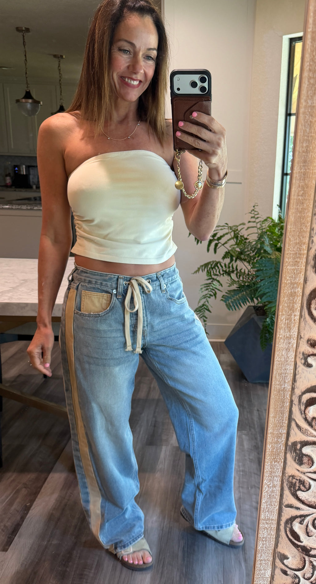 Baggy jeans with Khaki accents