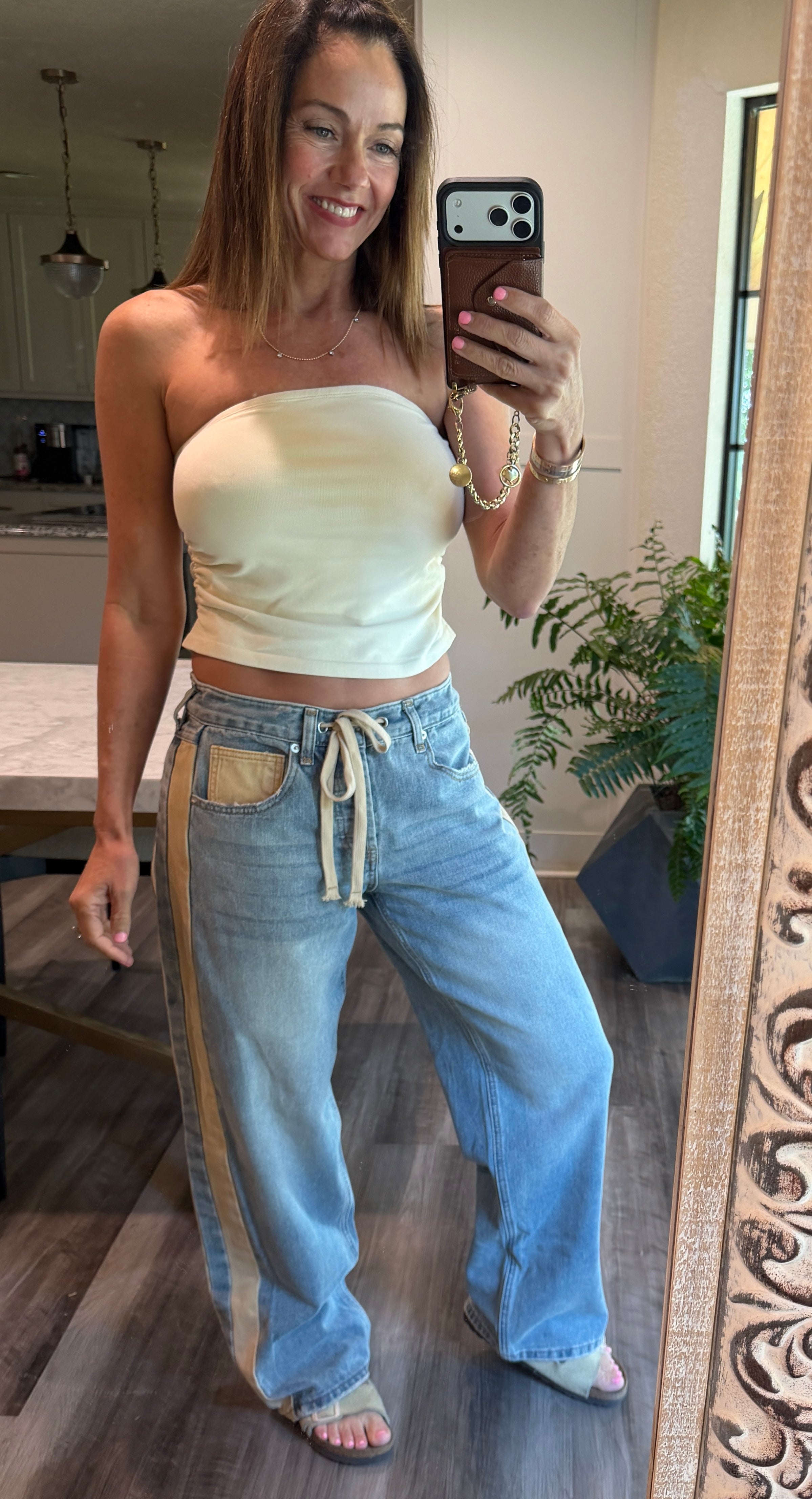 Baggy jeans with Khaki accents