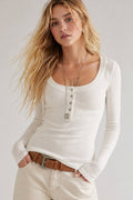 SCOOP NECK BUTTON TOP