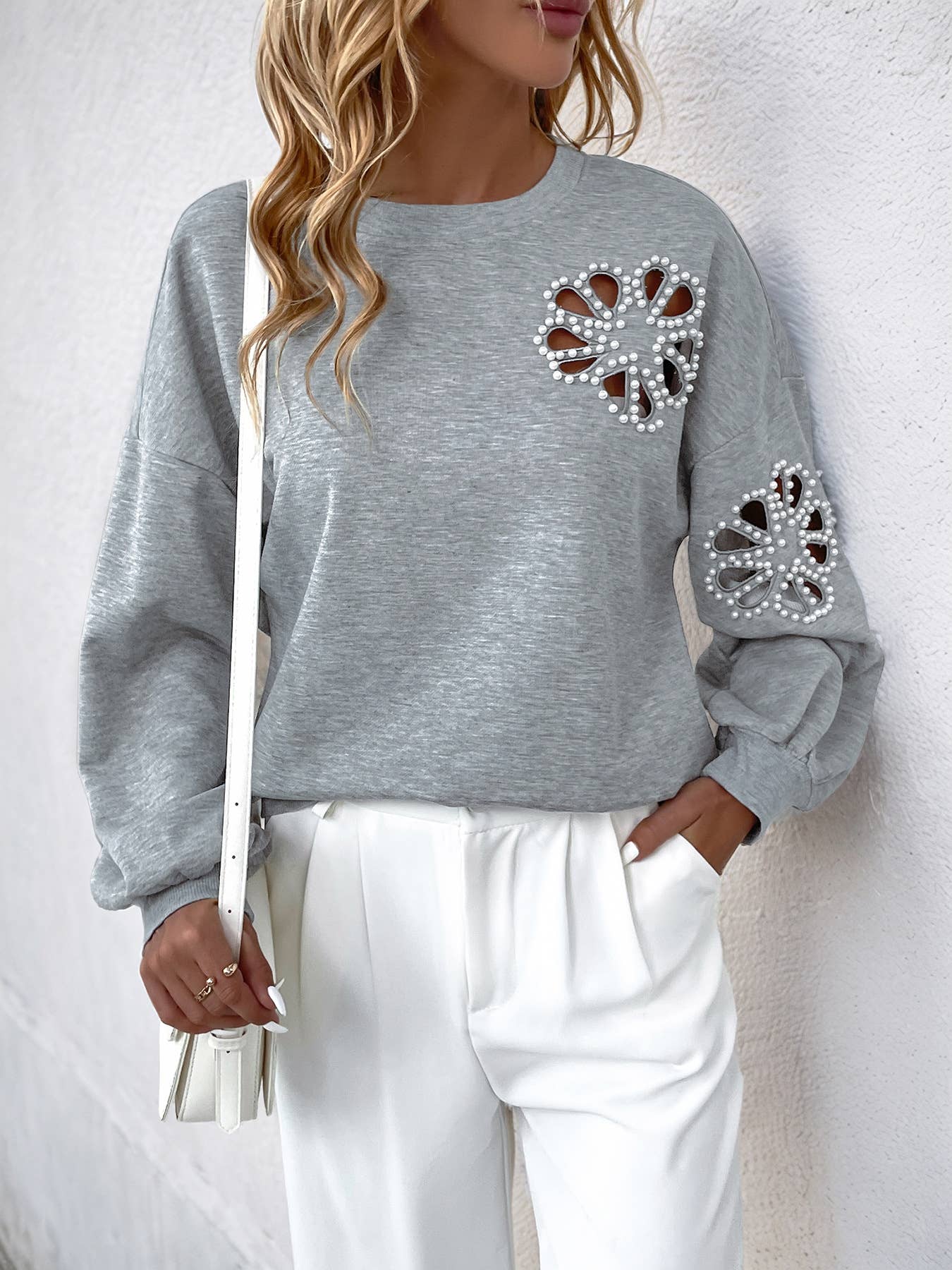 Pearl hollowed-out flower round-neck sweatshirt