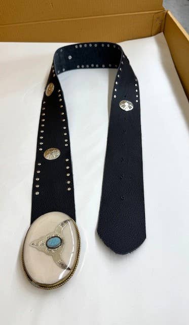 Leather belt and buckle (L)