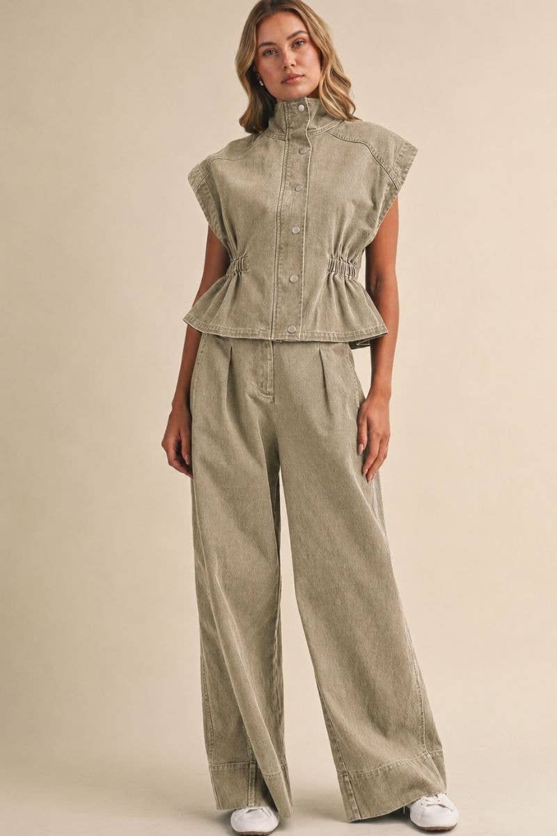VEST AND JEANS SET