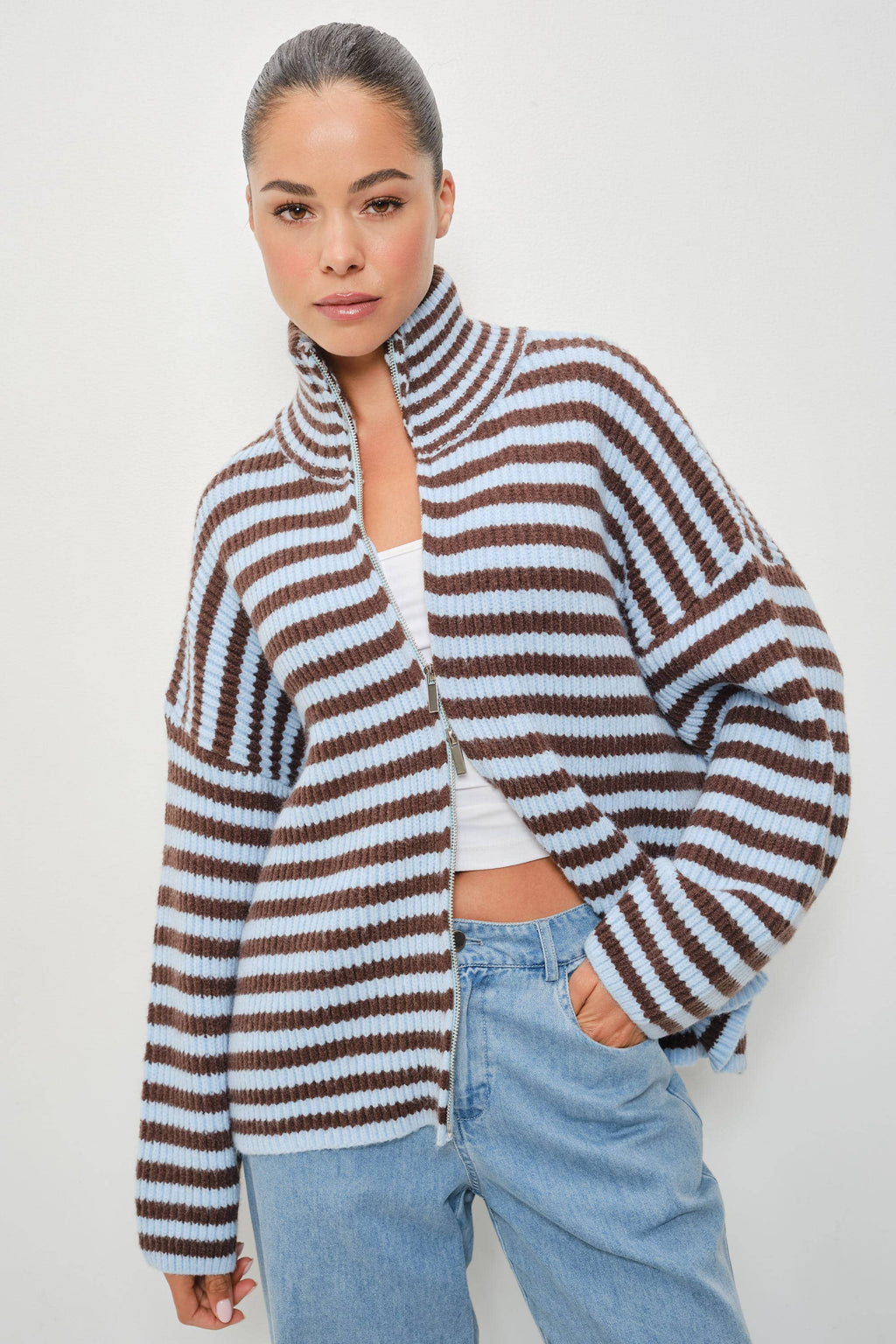 MOCKED NECK ZIP UP SWEATER