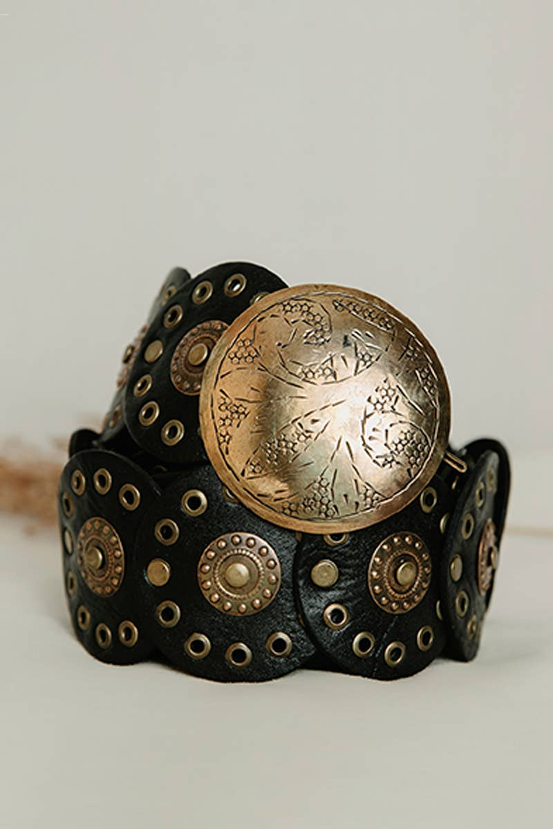 Alpha leather belt with engraved buckle, medium size