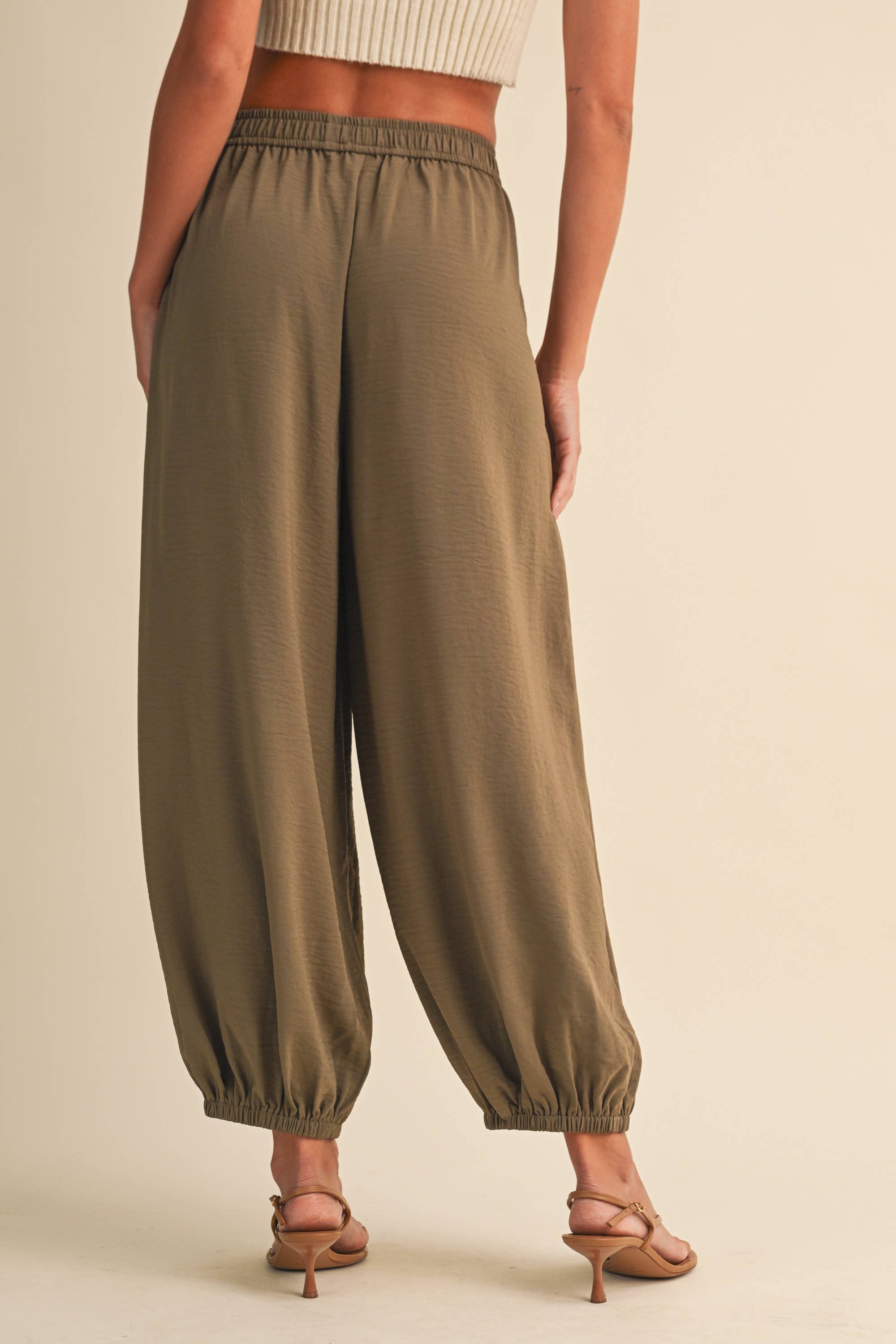 IP1567 SATIN ELASTIC WAISTBAND BALLOON PANTS