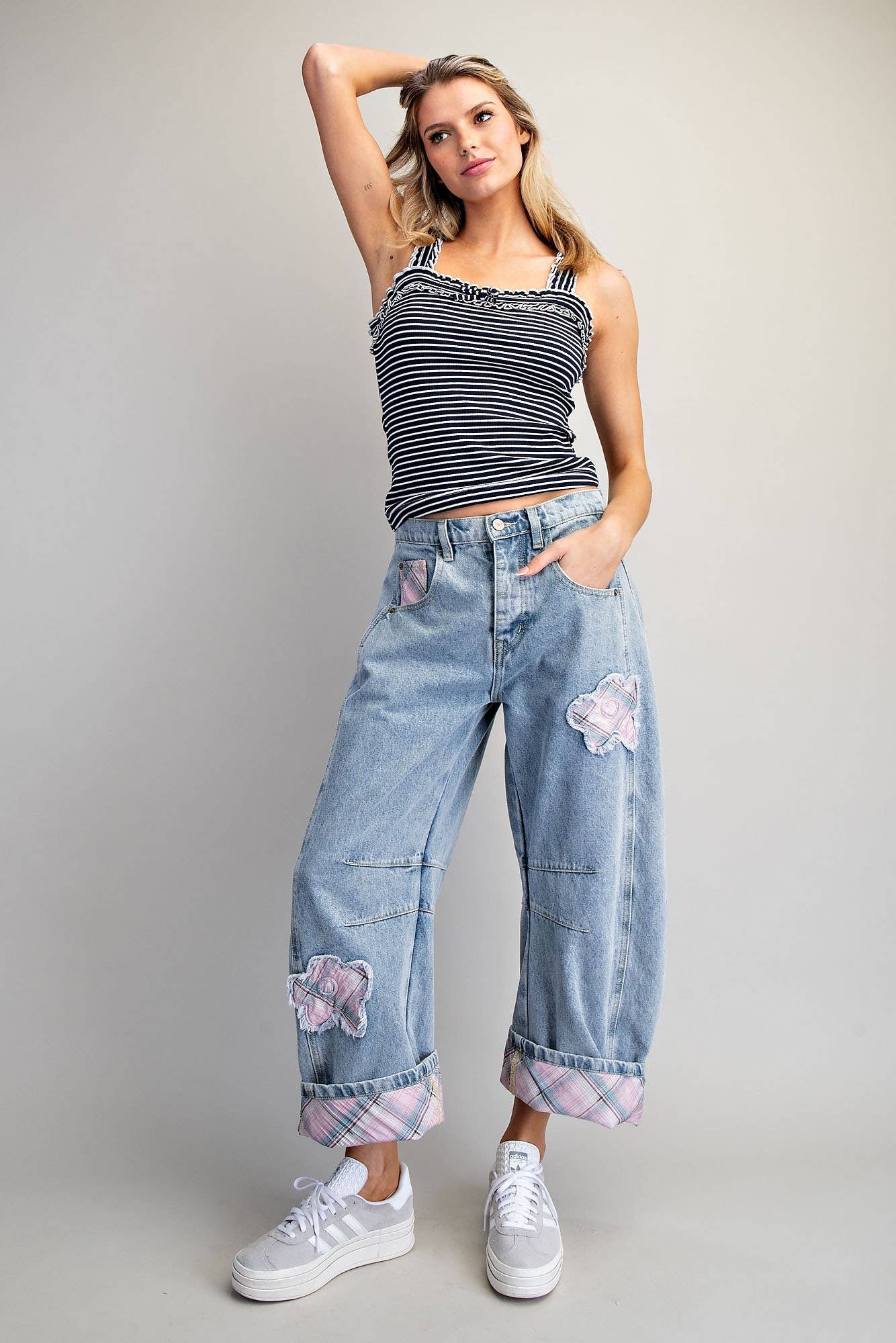 FLORAL PATCH PLAID BARREL JEANS