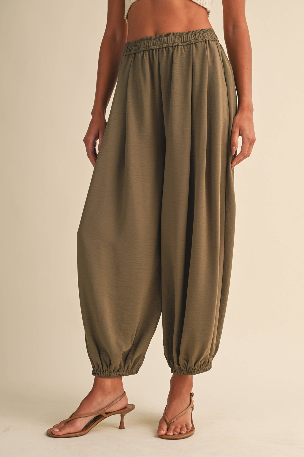 IP1567 SATIN ELASTIC WAISTBAND BALLOON PANTS