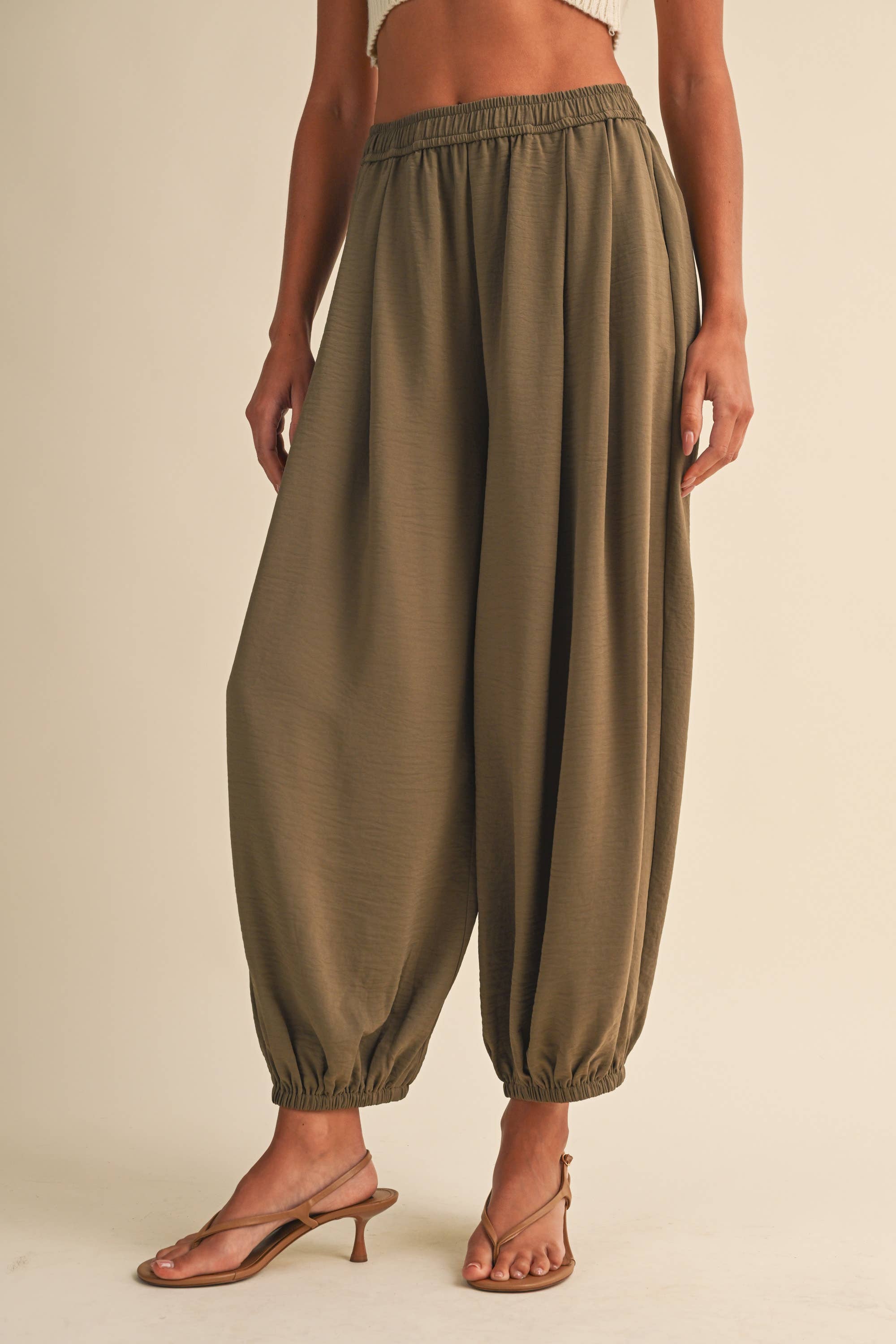 IP1567 SATIN ELASTIC WAISTBAND BALLOON PANTS